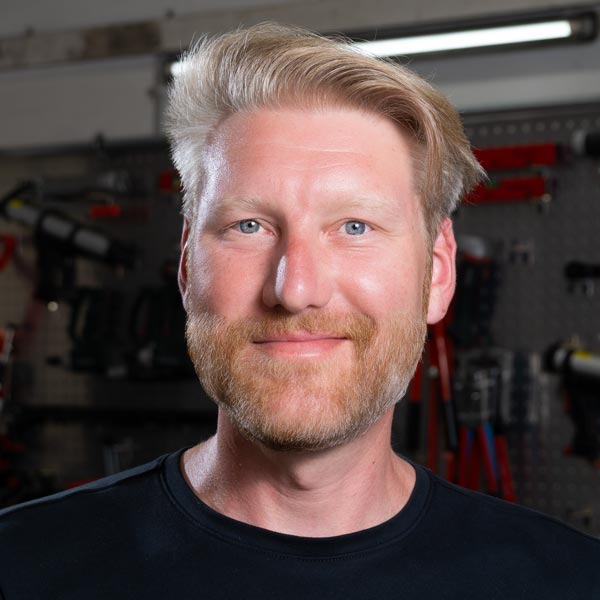 Niehus Fahrzeugbau GmbH Wunstorf Portraitfoto von Tim