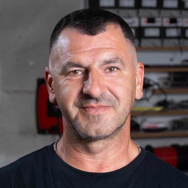 Niehus Fahrzeugbau GmbH Wunstorf Portraitfoto von Almir
